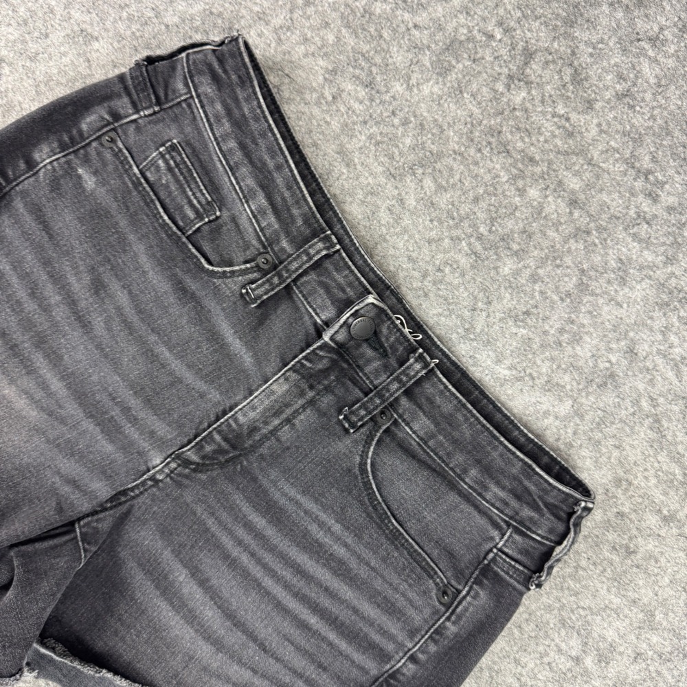 Universal Thread Womens High Rise Midi Jean Shorts Black Distressed Raw Hem 4/27